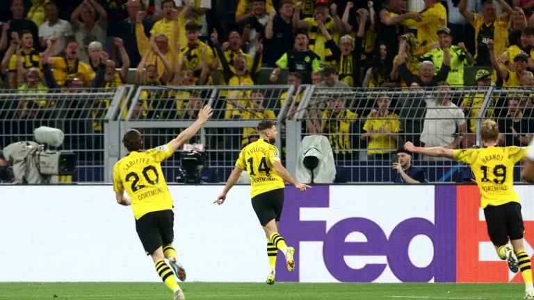 2024-05-01T193943Z_659191679_UP1EK511IM5ZN_RTRMADP_3_SOCCER-CHAMPIONS-DOR-PSG-REPORT-1714592548